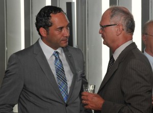 Bürgermeister Erwin Stürzlinger (links) und sein Friedrichsdorfer Amtskollege Horst Burghardt (Foto: Arnold)